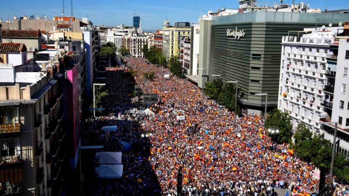 आममाफी योजनाको विरोधमा बार्सिलोनामा बृहत् प्रदर्शन